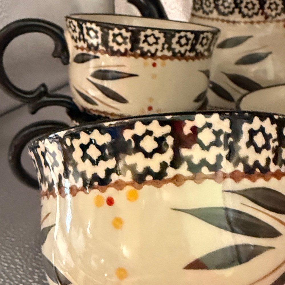Vintage Temptations Hand Painted Tea Pot and Cups - Picture 14 of 16